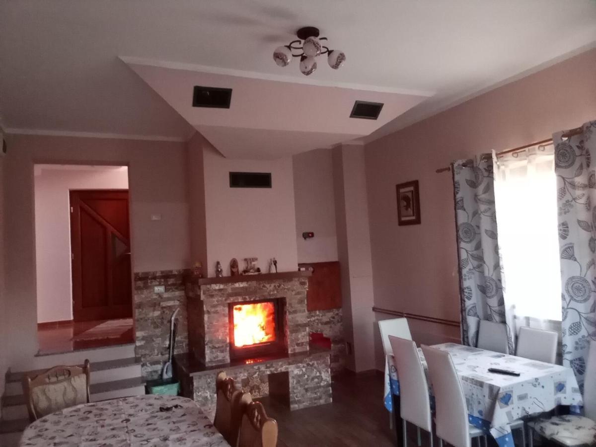 Casa Dana Hotel Borsa  Bagian luar foto